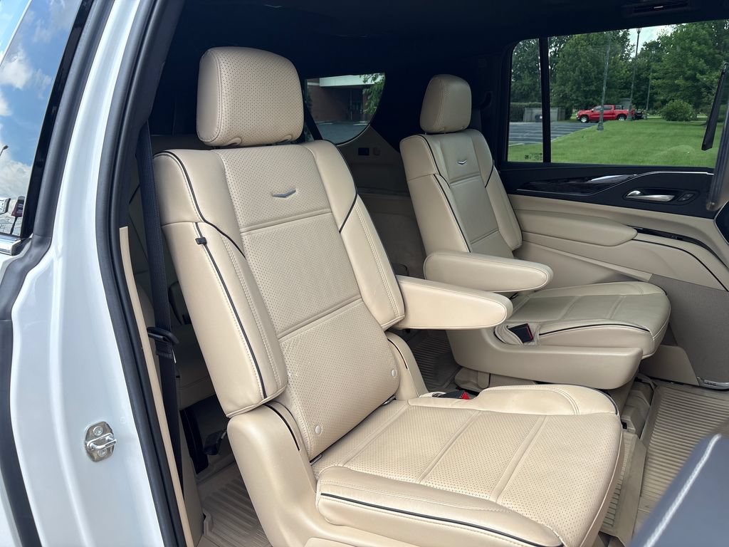 Certified 2021 Cadillac Escalade ESV Premium Luxury AWD/4WD image 61