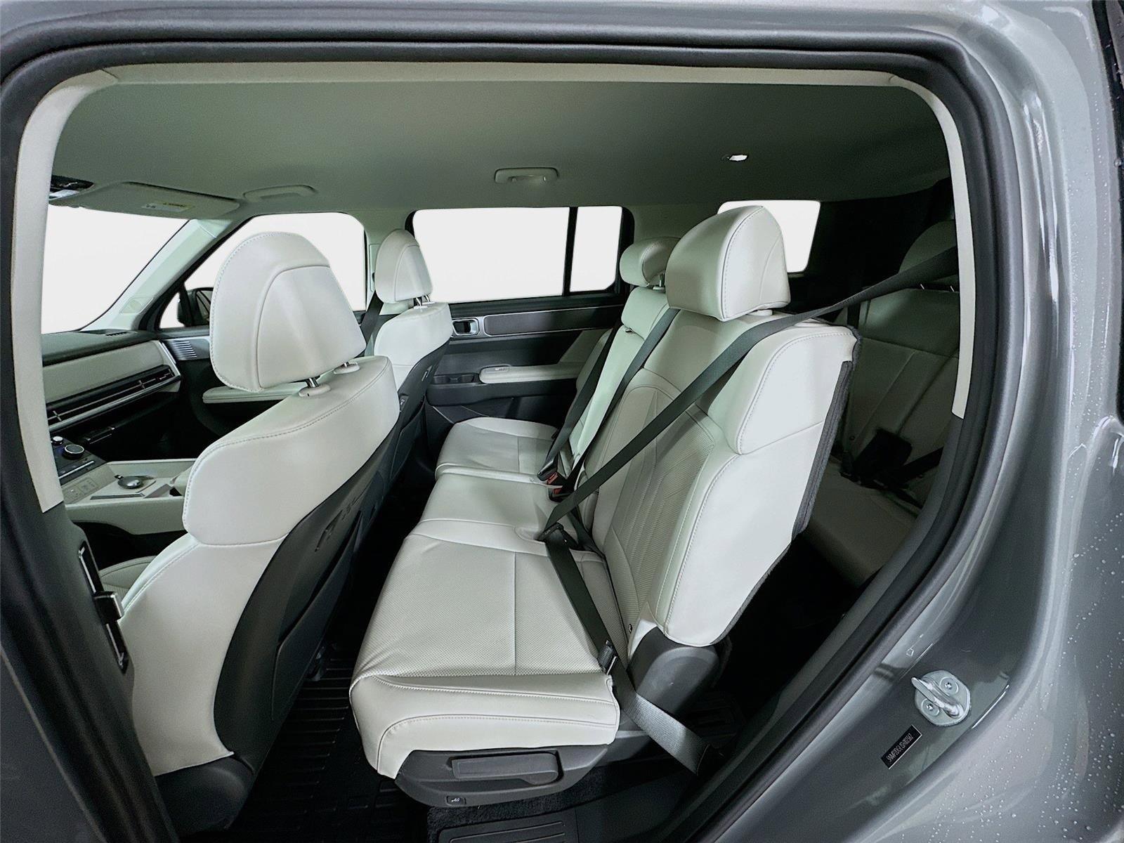 Used 2025 Hyundai Santa Fe SEL image 35