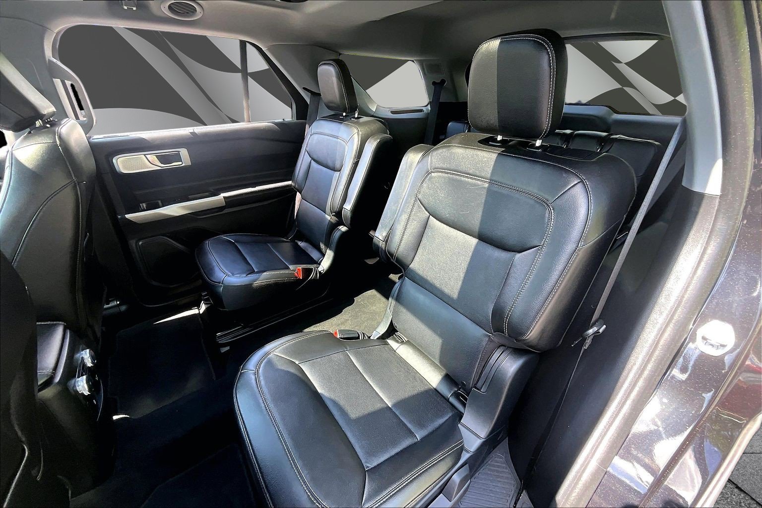 Used 2023 Ford Explorer Limited w/ Limited Technology Package AWD/4WD image 26