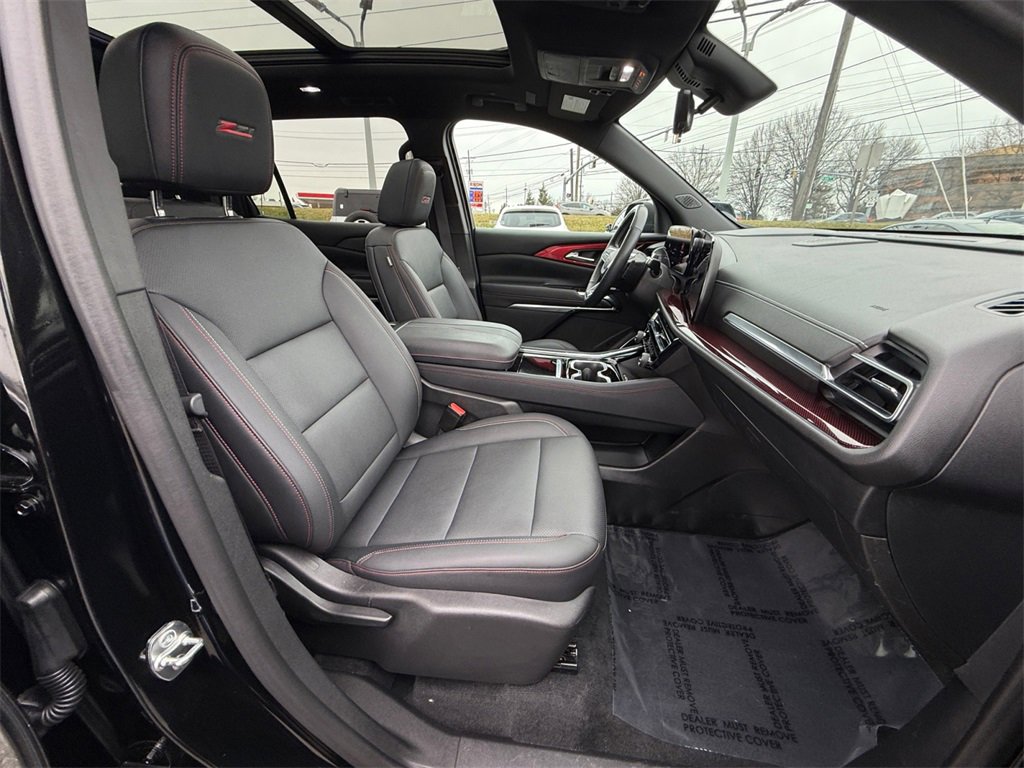 Used 2024 Chevrolet Traverse Z71 w/ Enhanced Driving Package image 28