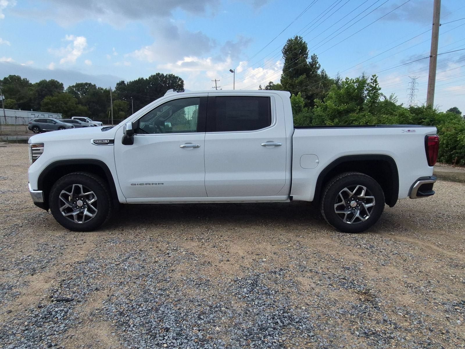 New 2026 GMC Sierra 1500 SLT AWD/4WD image 2