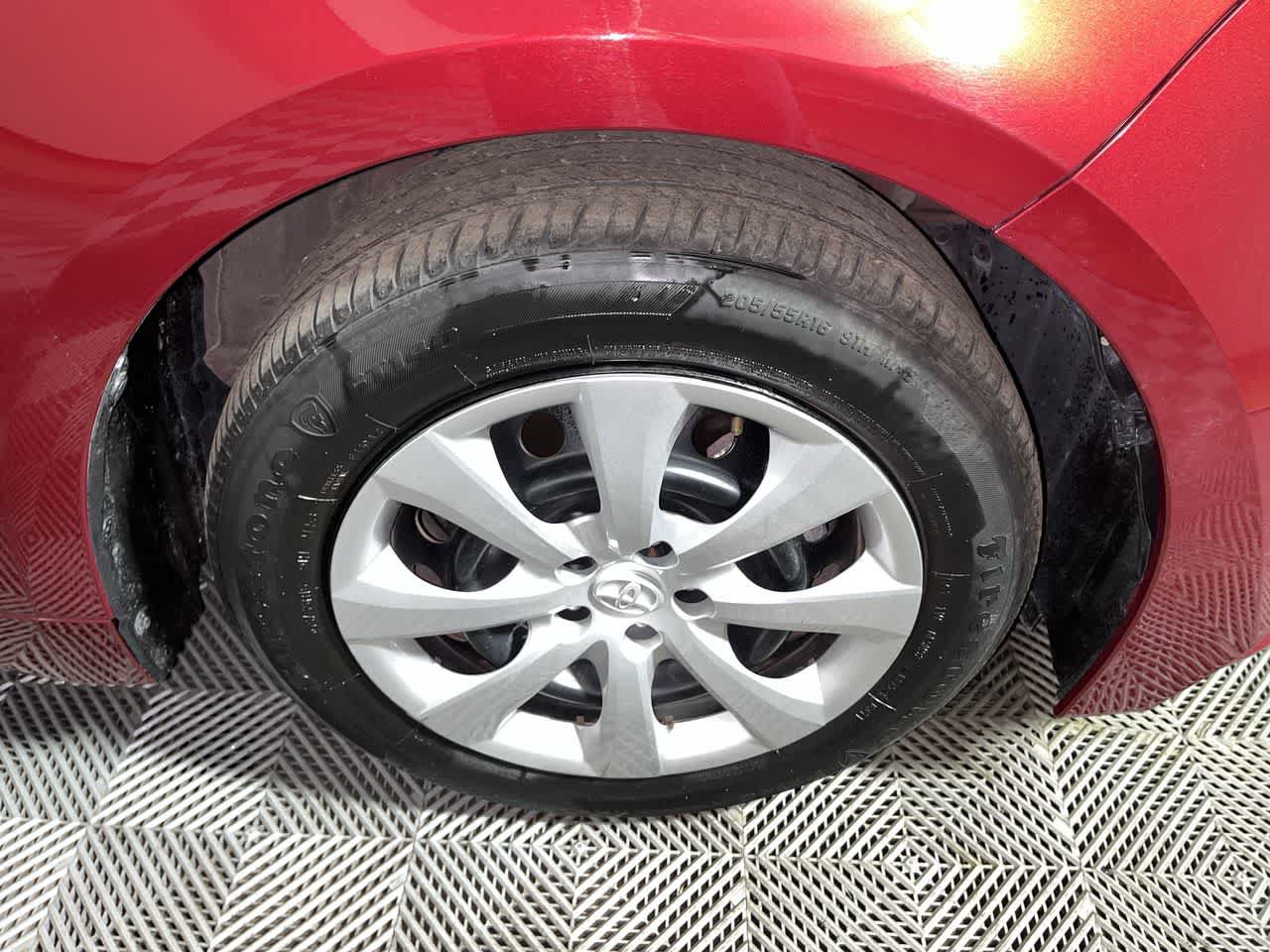 Used 2025 Toyota Corolla LE FWD image 10