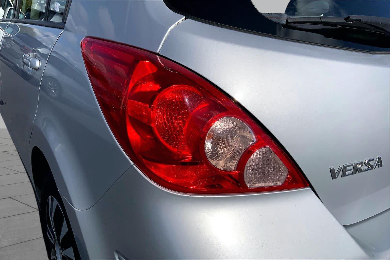 Used 2009 Nissan Versa 1.8 S w/ PWR Pkg FWD image 27