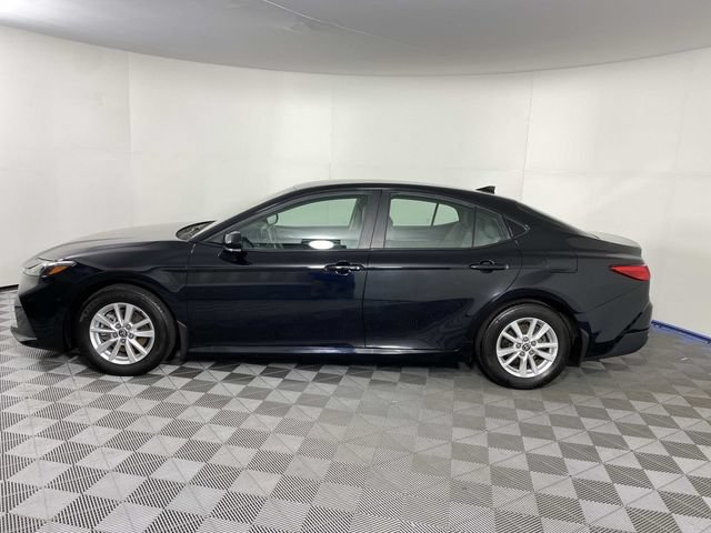 Used 2025 Toyota Camry LE FWD image 5