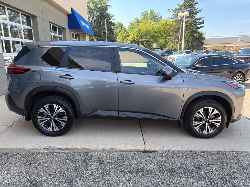 Used 2023 Nissan Rogue SV AWD/4WD image 9