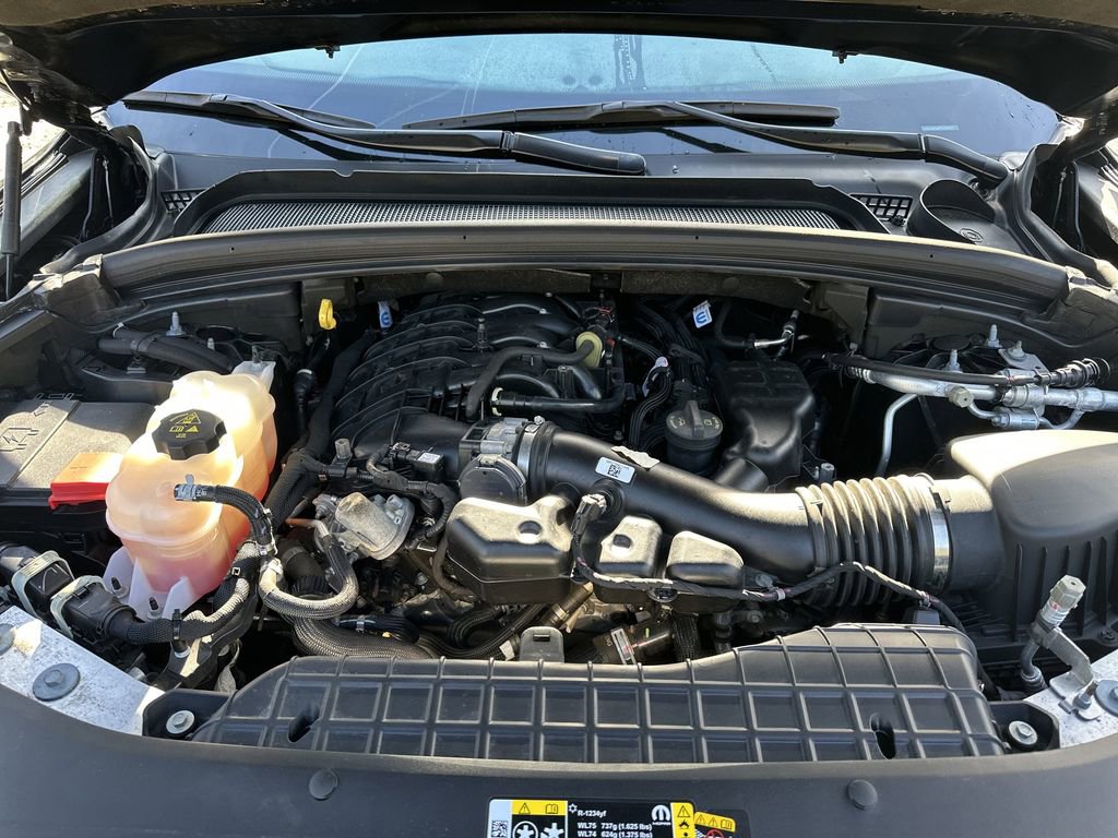 Used 2023 Jeep Grand Cherokee L Limited w/ Luxury Tech Group II image 12