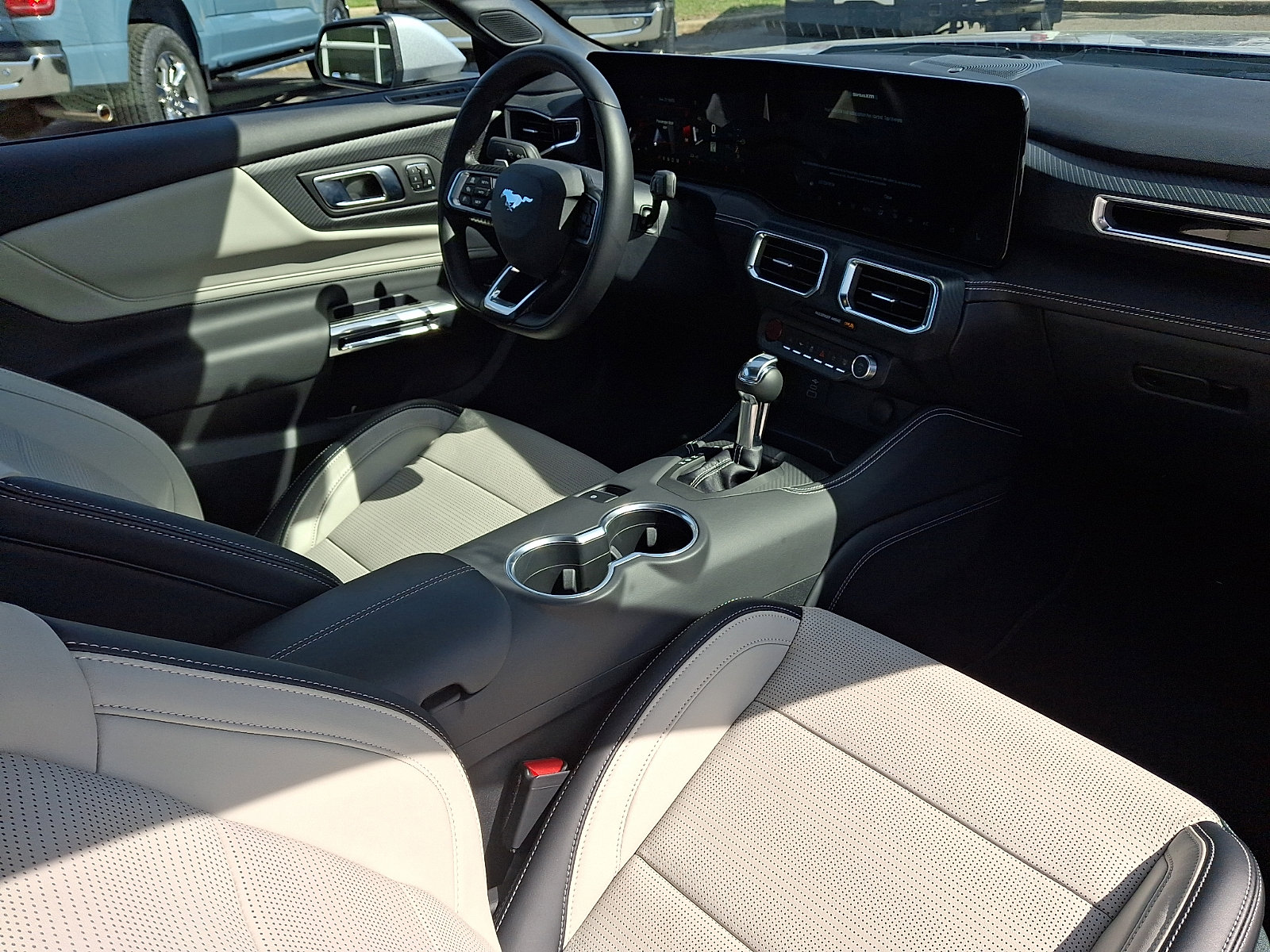 Used 2024 Ford Mustang GT Premium image 13