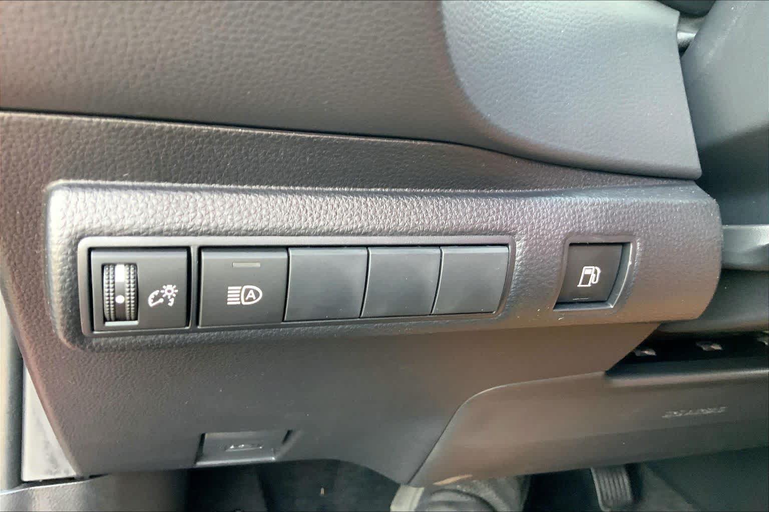Used 2026 Toyota Corolla LE FWD image 33