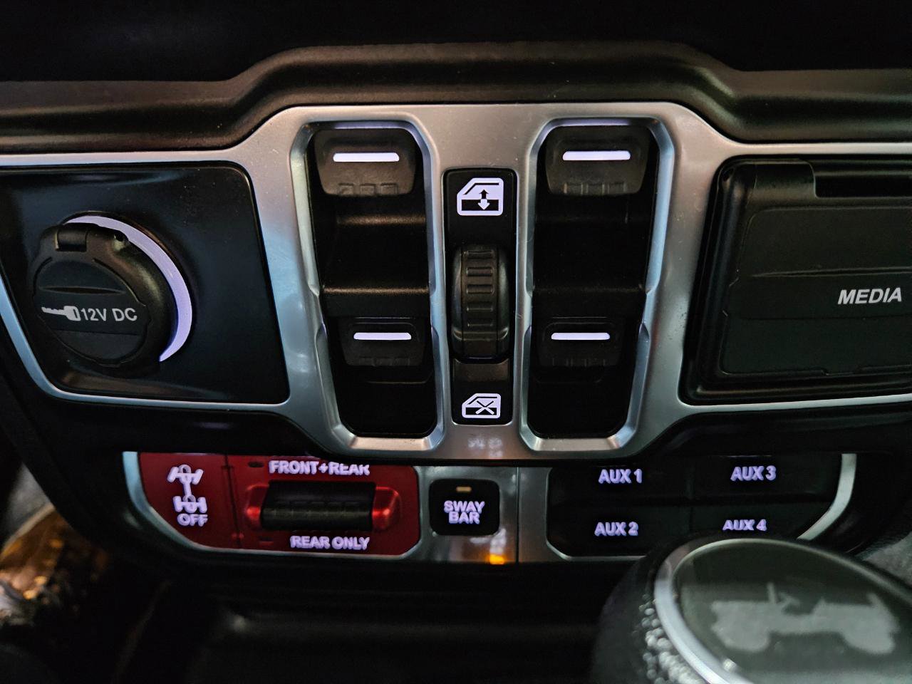 Used 2022 Jeep Wrangler Unlimited Rubicon 4xe image 32