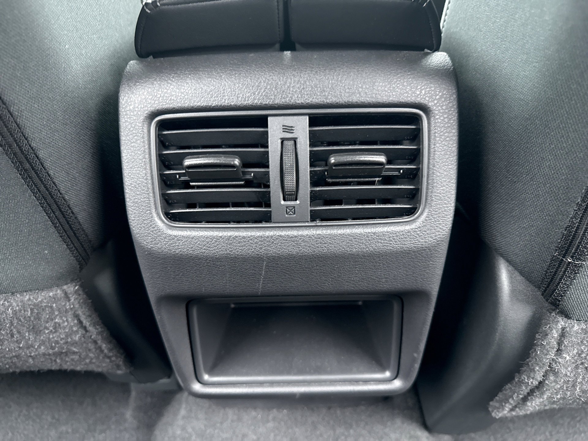 Used 2023 Nissan Rogue S image 18