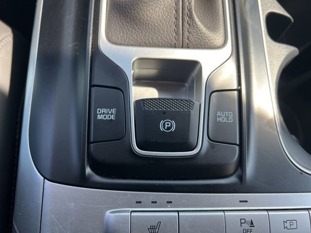 Used 2024 Kia Carnival LX FWD image 23