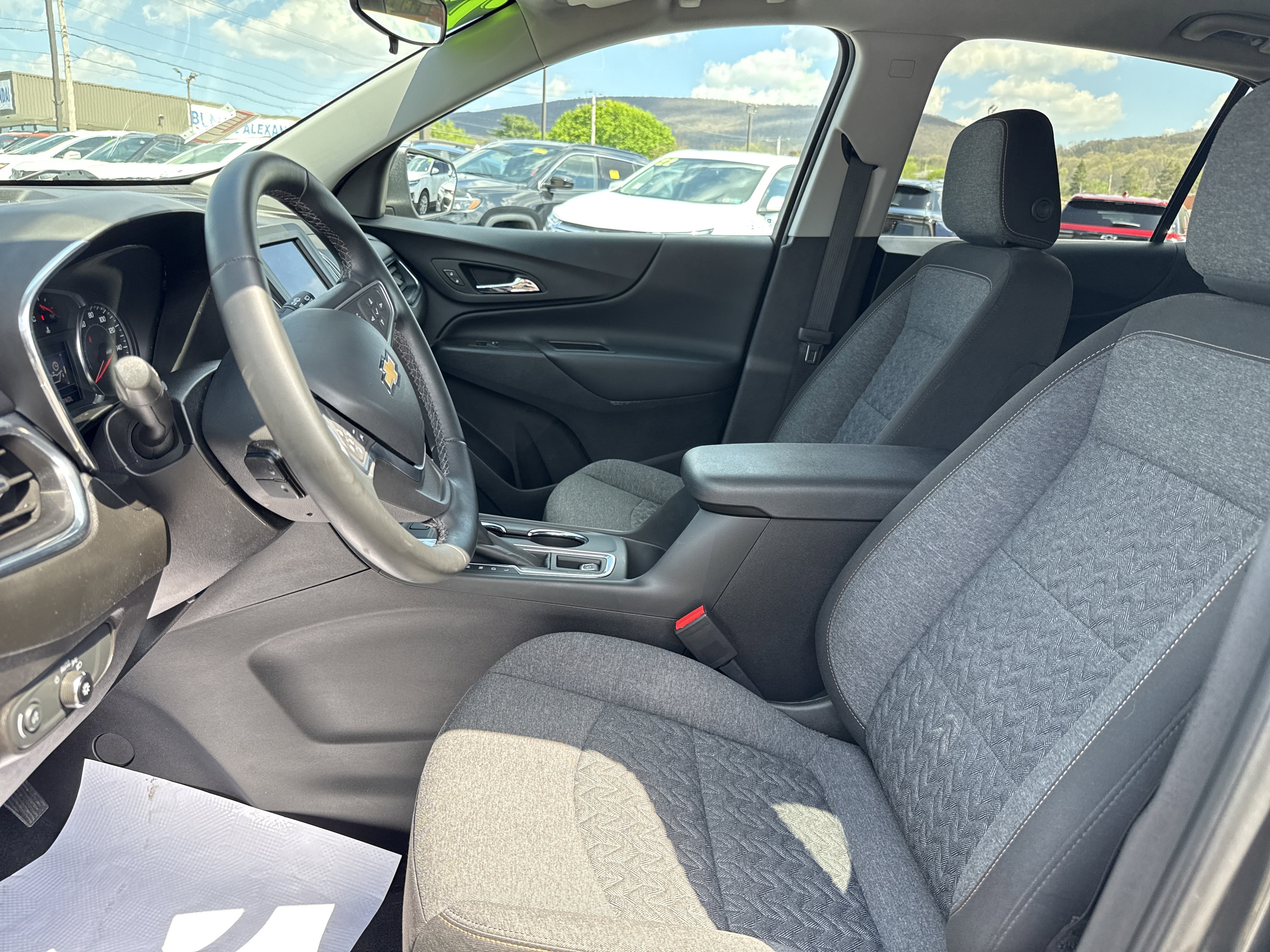 Used 2023 Chevrolet Equinox LT AWD/4WD image 12