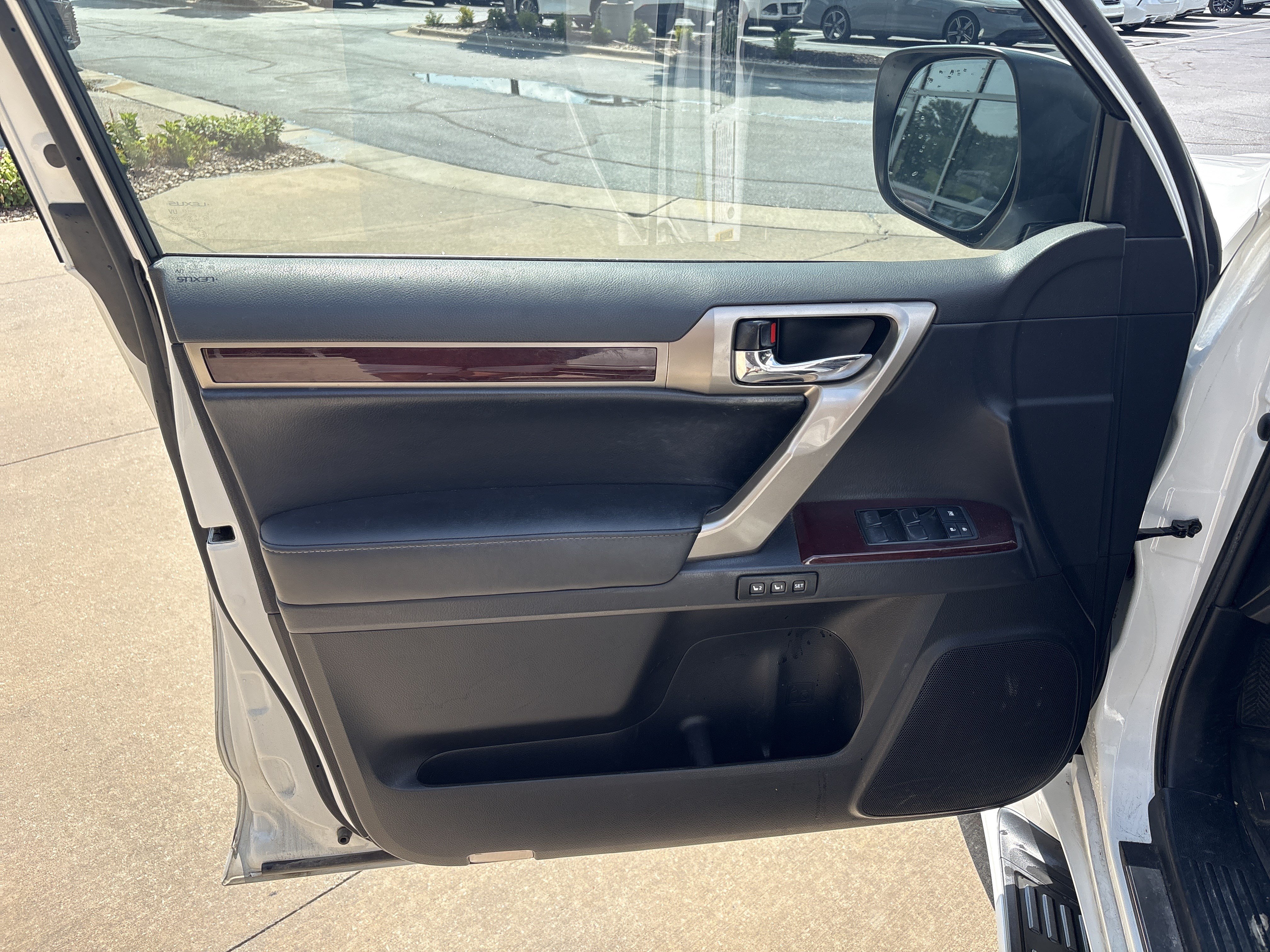 Used 2018 Lexus GX 460 Luxury AWD/4WD image 14