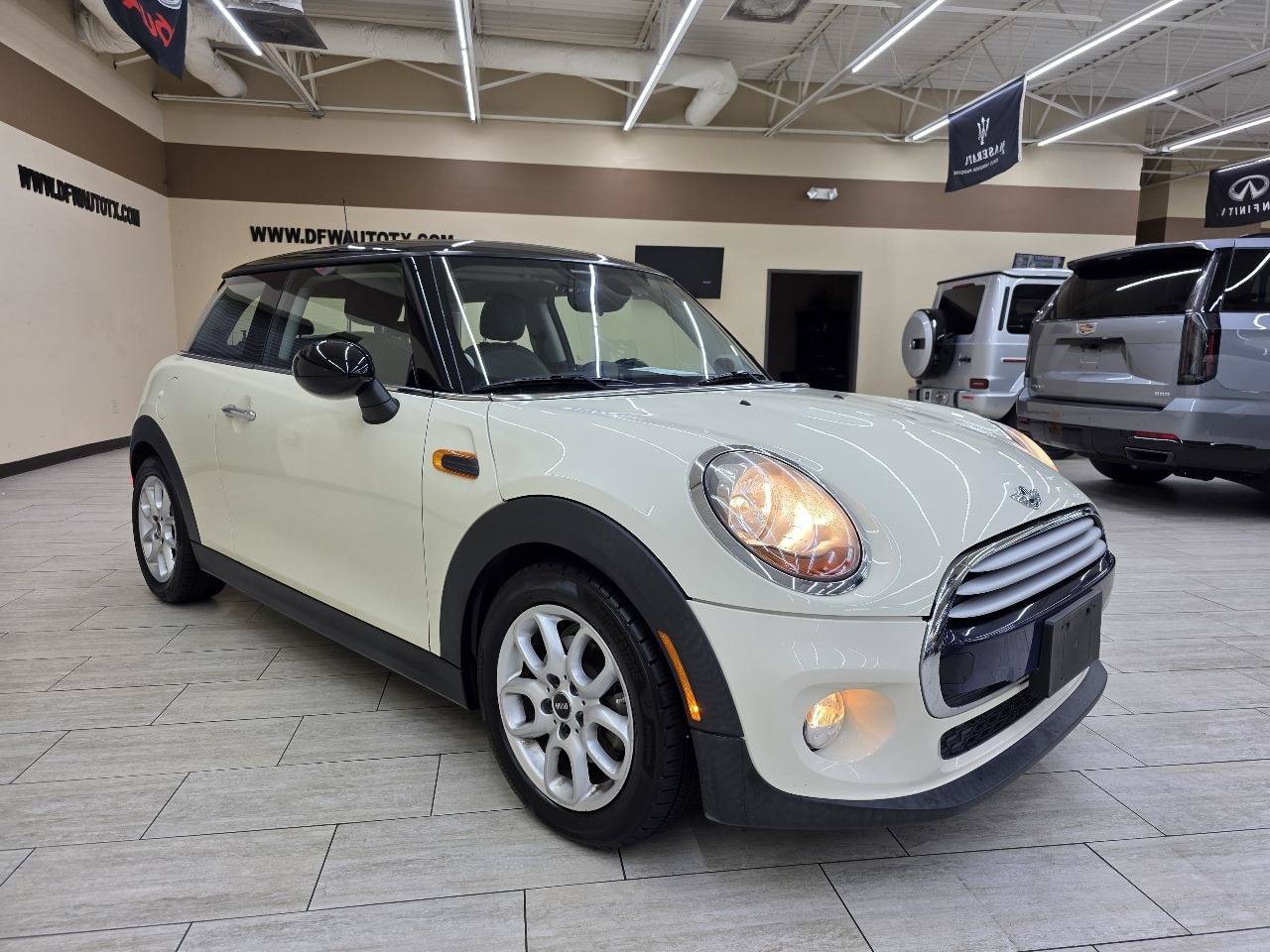 Used 2014 MINI Cooper 2-Door Hardtop FWD image 4
