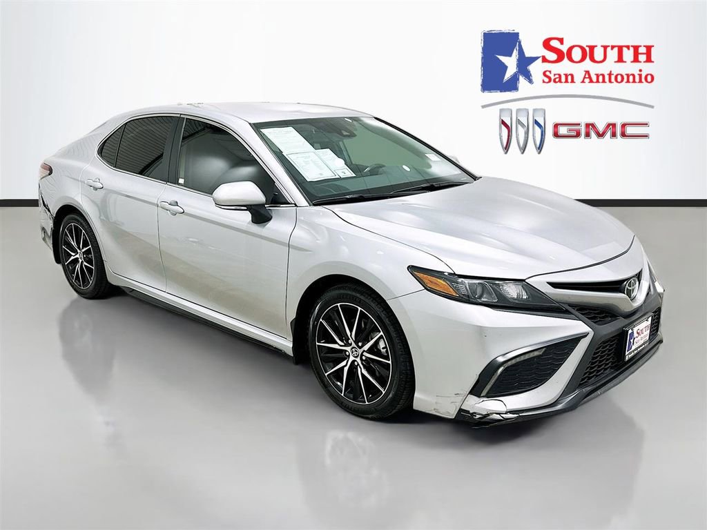 Used 2024 Toyota Camry SE FWD image 1