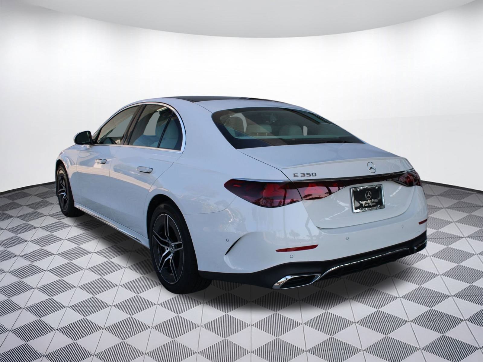 Used 2026 Mercedes-Benz E 350 Sedan image 3