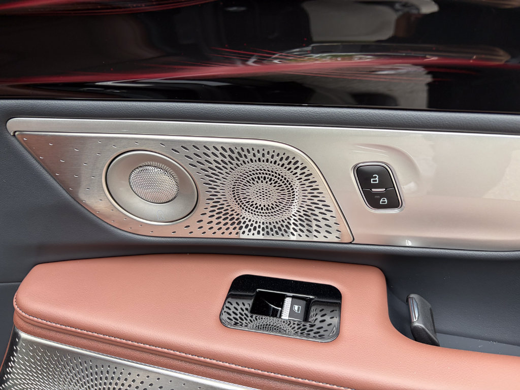 New 2026 Lincoln Nautilus Reserve AWD/4WD image 35