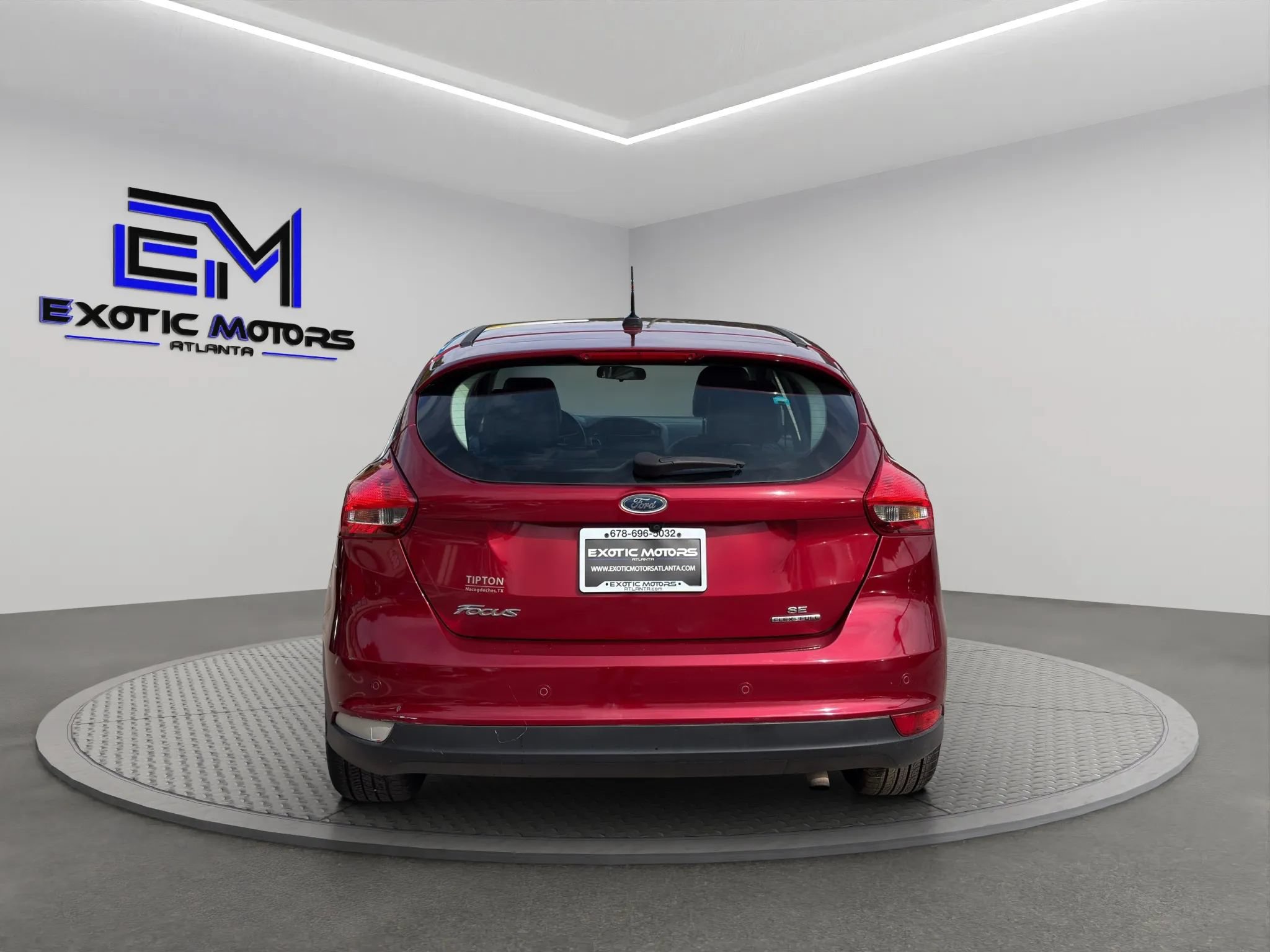 Used 2016 Ford Focus SE w/ Equipment Group 201A FWD image 4