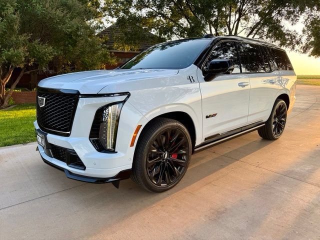 Used 2026 Cadillac Escalade V w/ LPO, ONYX Package AWD/4WD image 1