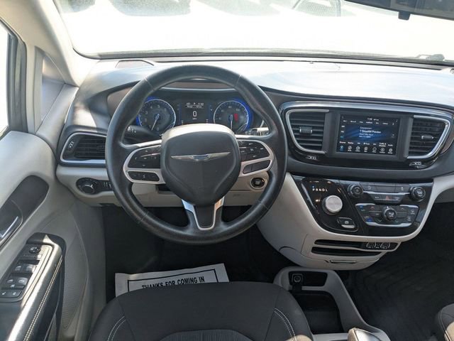 Used 2021 Chrysler Voyager LX image 29