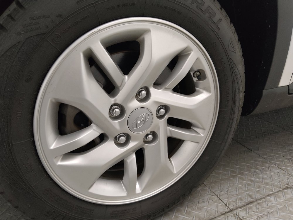 Used 2020 Hyundai Venue SEL FWD image 31