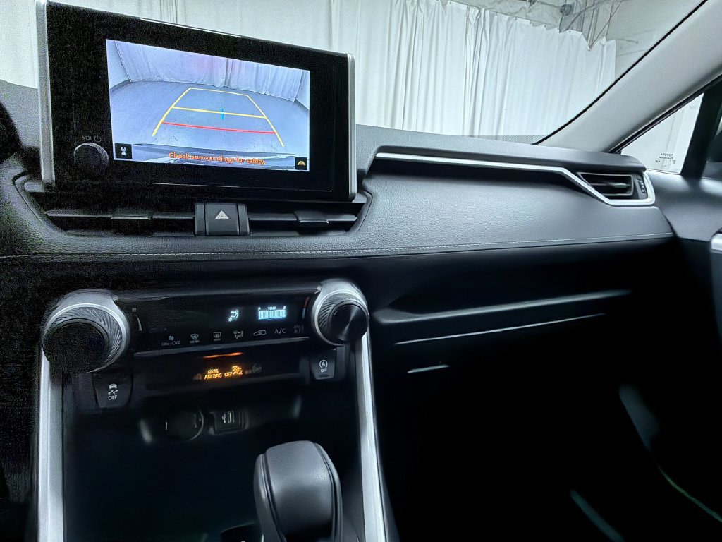 Certified 2024 Toyota RAV4 LE AWD/4WD image 21
