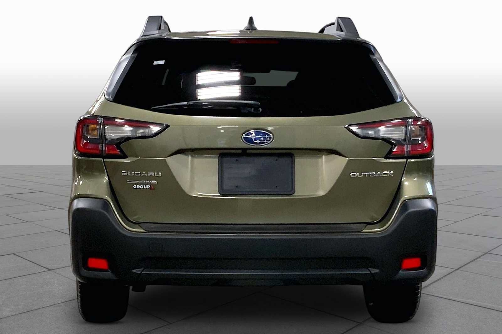 Used 2024 Subaru Outback Premium AWD/4WD image 5