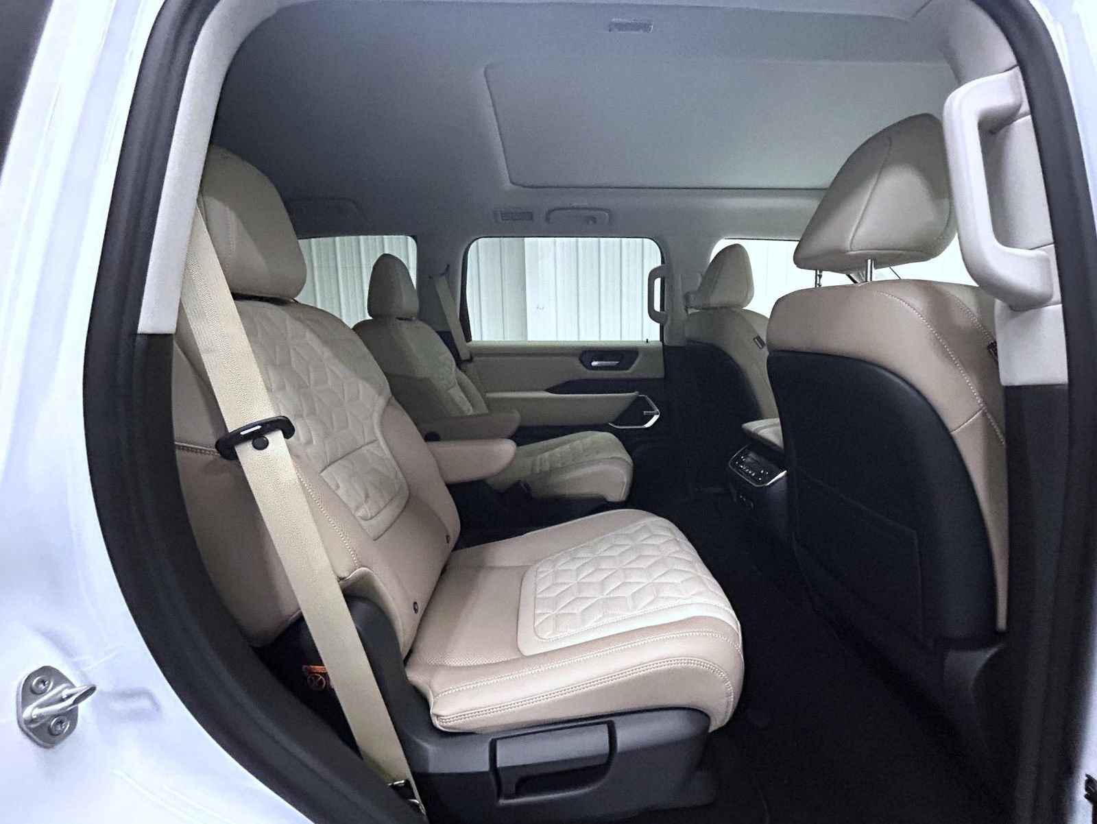 New 2026 Nissan Armada Platinum Reserve AWD/4WD image 18