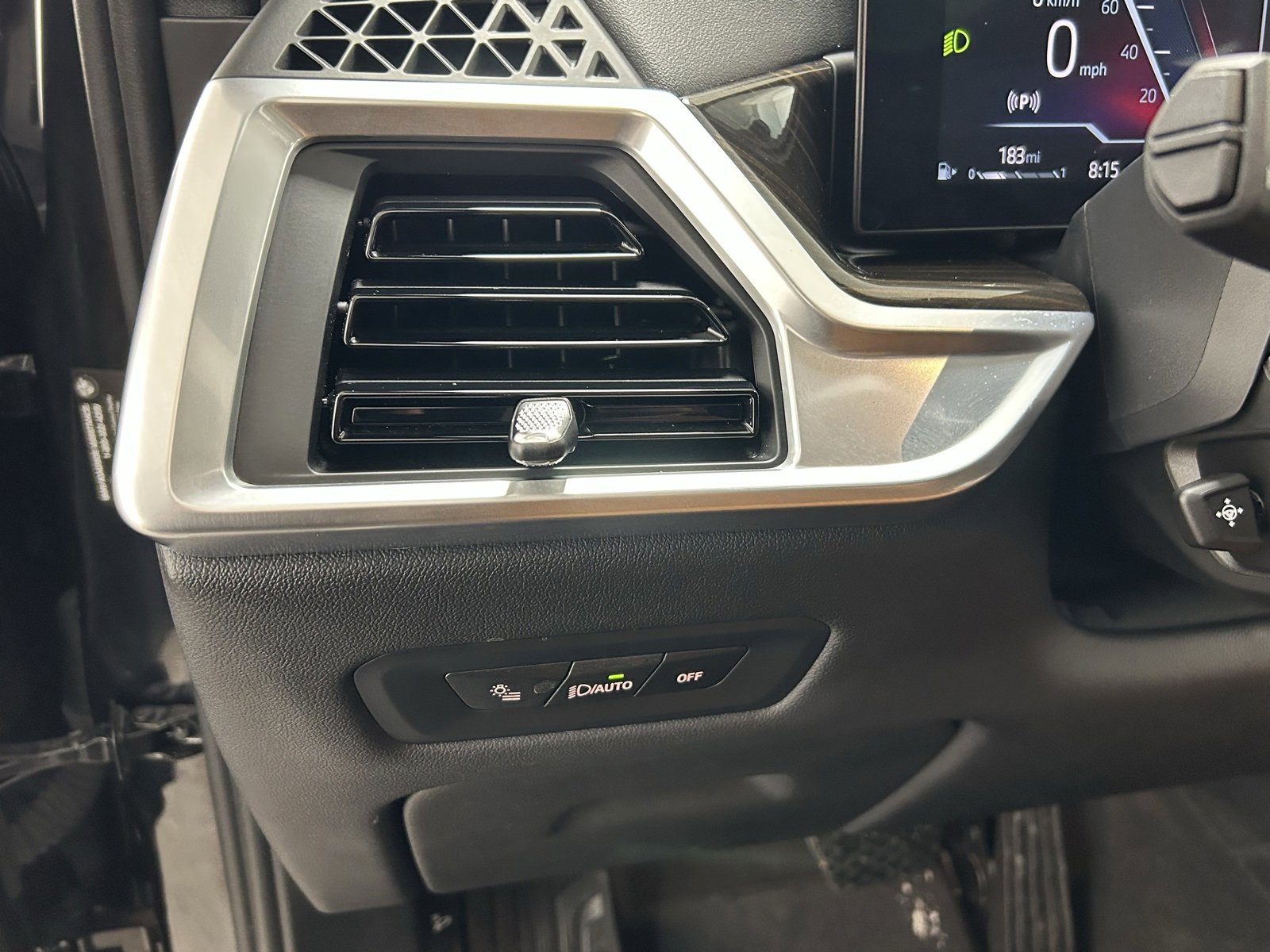 Used 2024 BMW X5 xDrive40i w/ Premium Package image 28