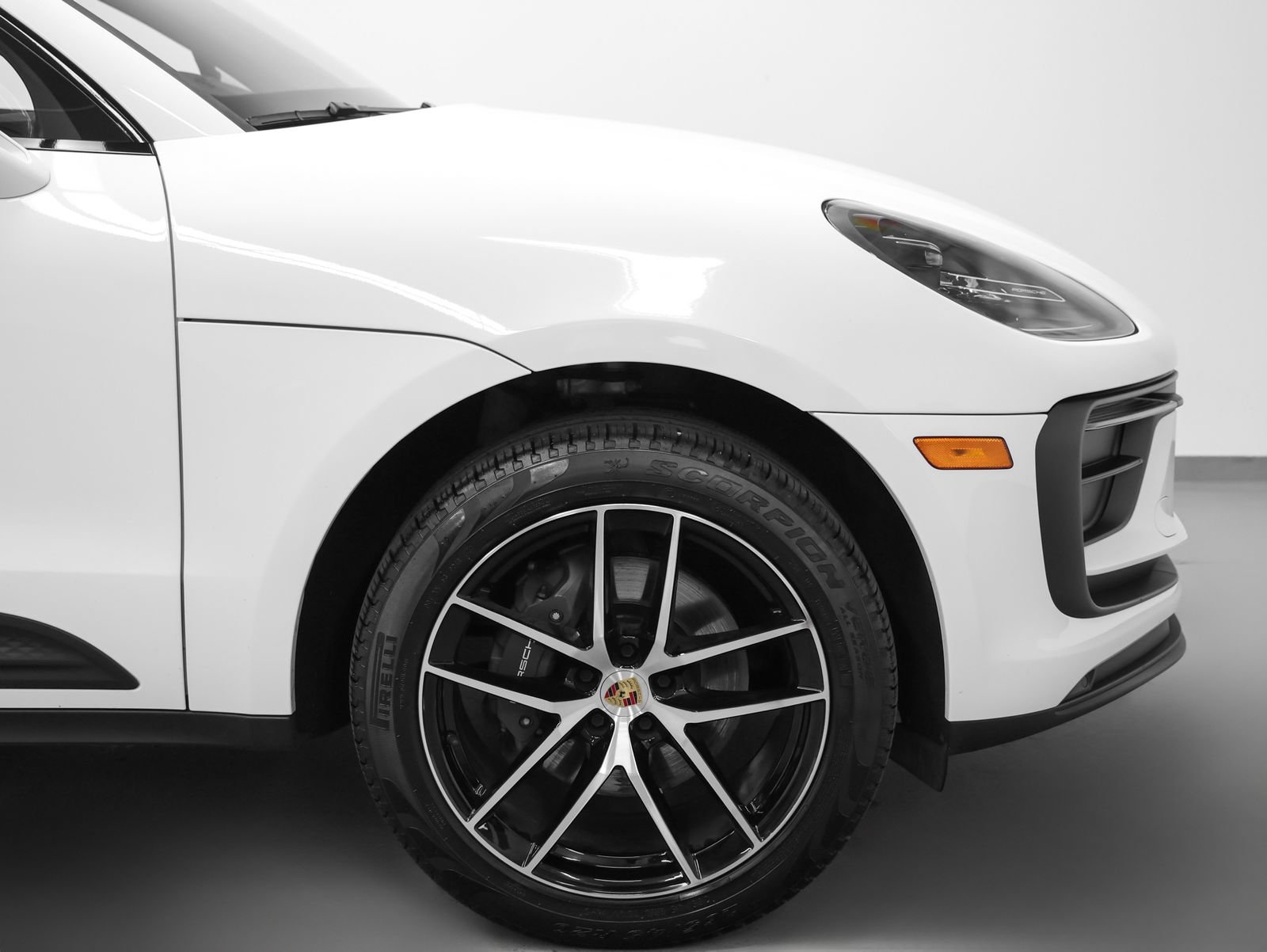 Used 2023 Porsche Macan image 15