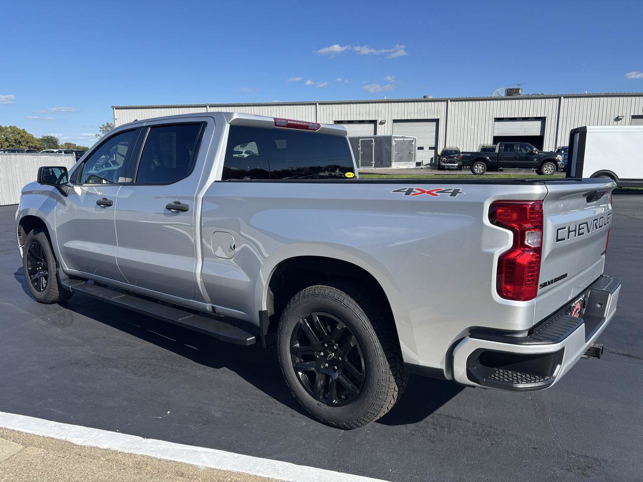 Used 2022 Chevrolet Silverado 1500 Custom w/ LPO, Dark Essentials Package AWD/4WD image 5