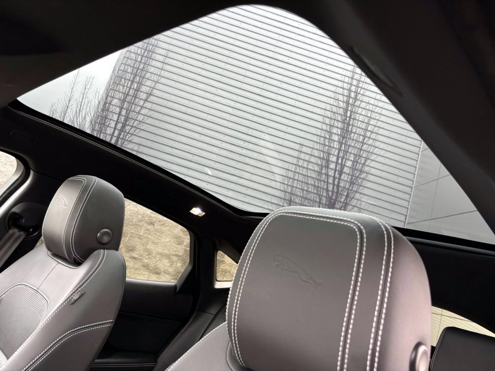 Used 2019 Jaguar E-PACE R-Dynamic HSE image 21