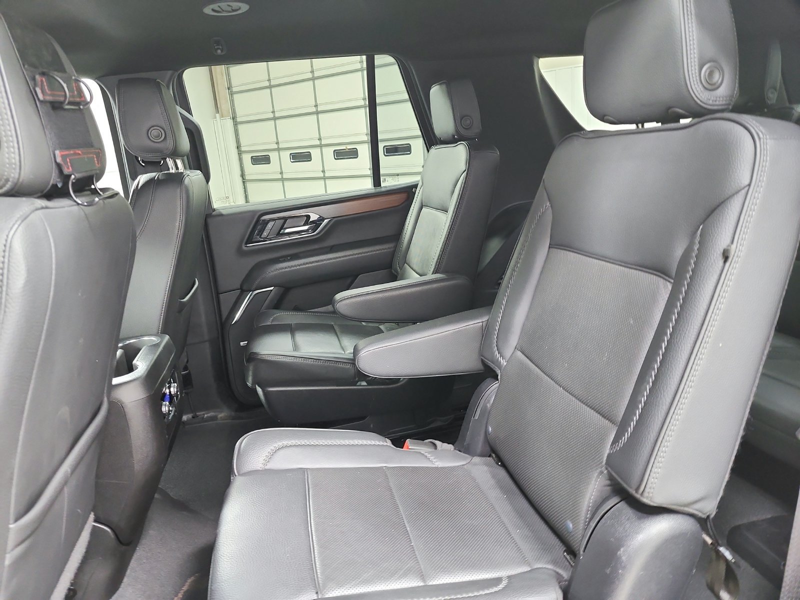 Used 2025 GMC Yukon Denali RWD image 12