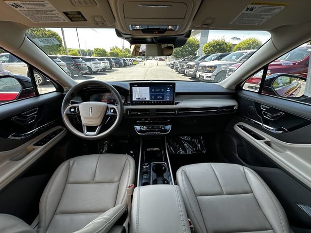 Certified 2023 Lincoln Corsair AWD w/ Equipment Group 101A image 3