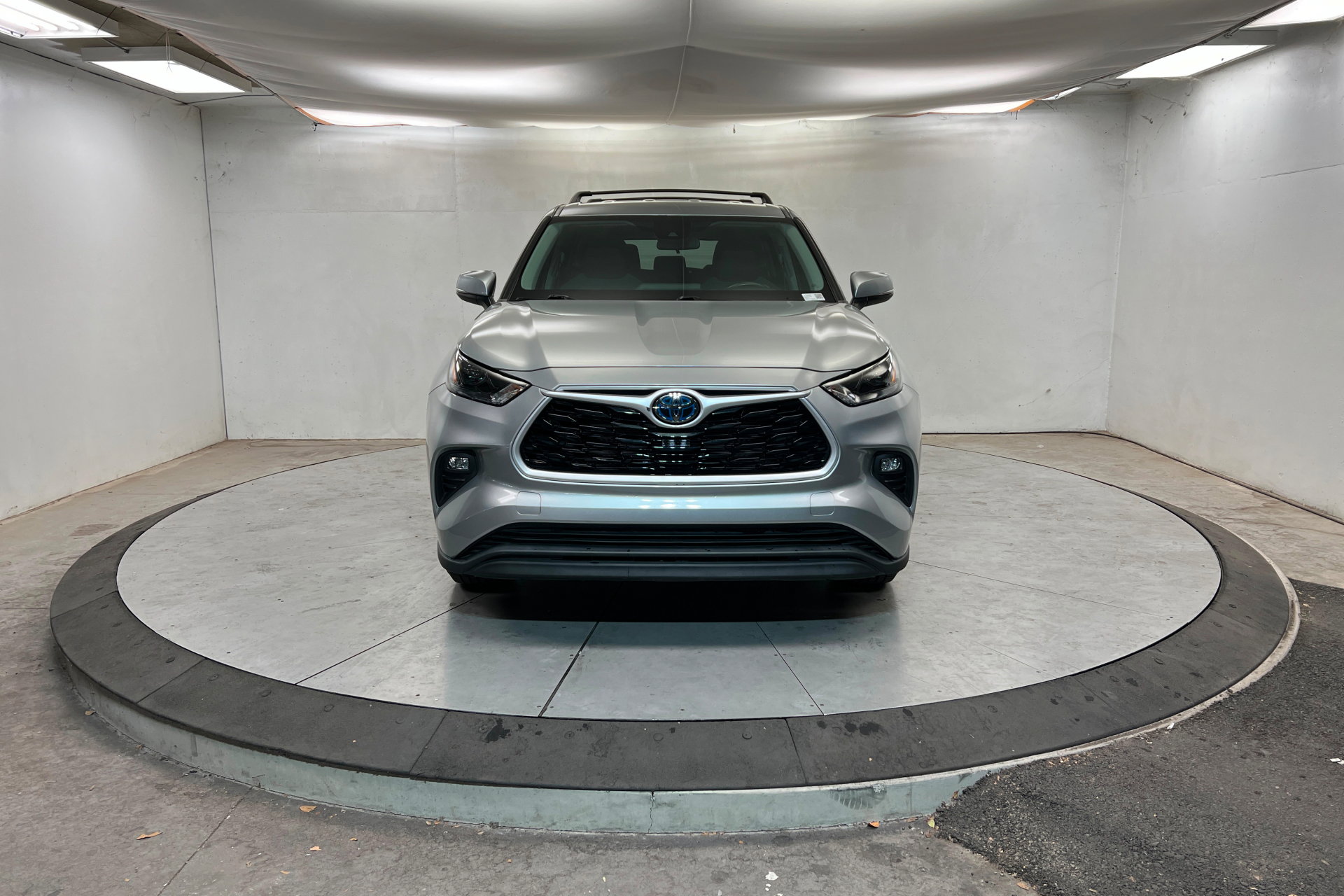 Used 2022 Toyota Highlander LE image 9