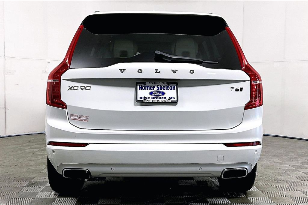 Used 2017 Volvo XC90 T6 Momentum w/ Vision Package image 4