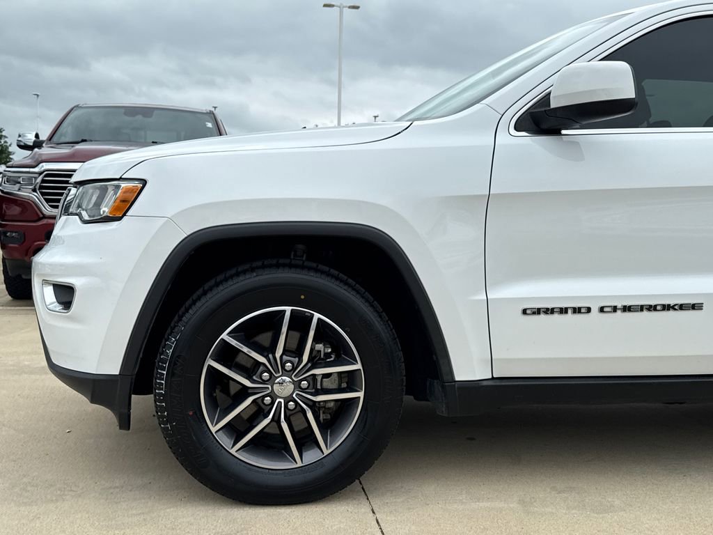 Used 2018 Jeep Grand Cherokee Laredo image 5