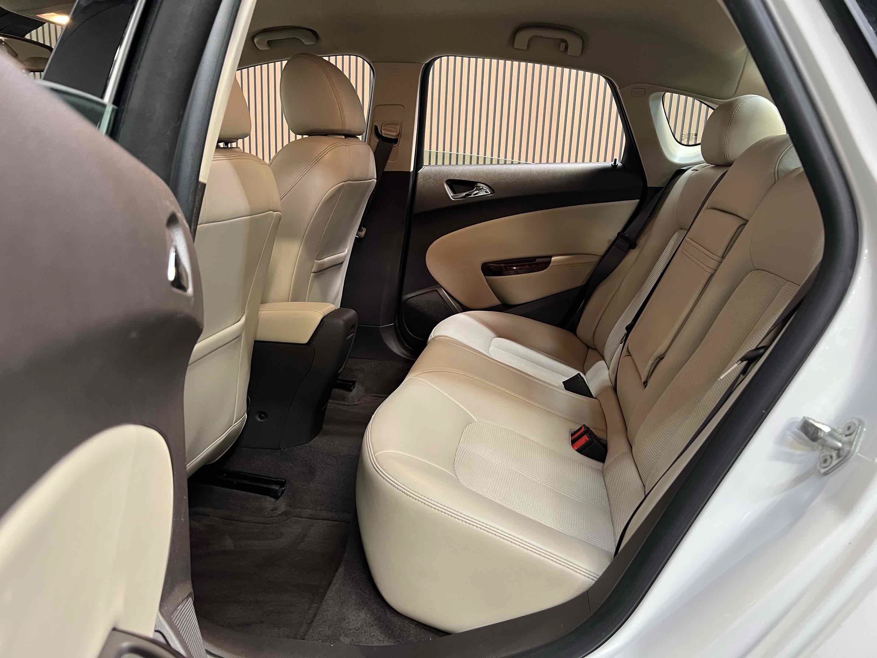 Used 2015 Buick Verano FWD image 33