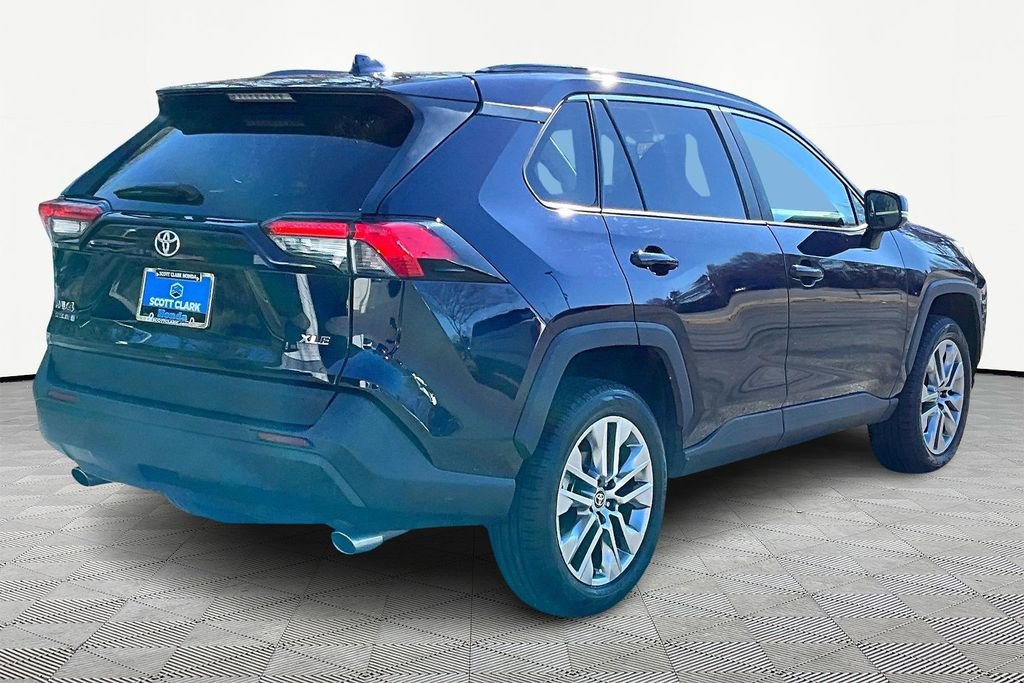 Used 2022 Toyota RAV4 XLE Premium image 6