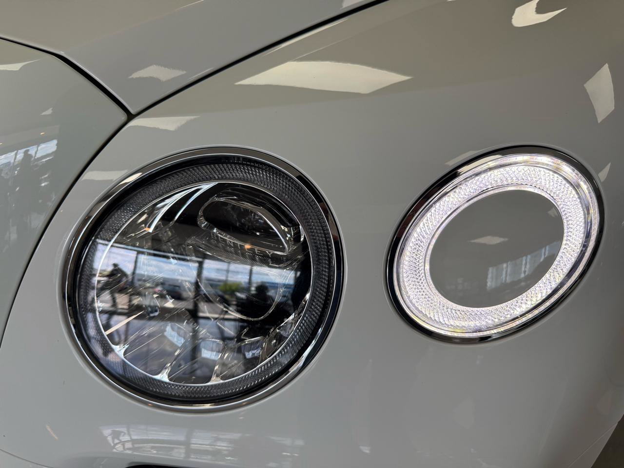 Used 2018 Bentley Bentayga Mulliner AWD/4WD image 39
