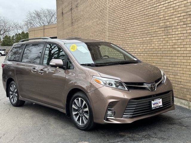Used 2019 Toyota Sienna Limited Premium image 2