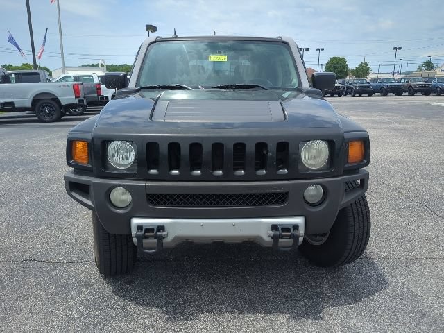 Used 2009 HUMMER H3 w/ Chrome Appearance Package AWD/4WD image 4