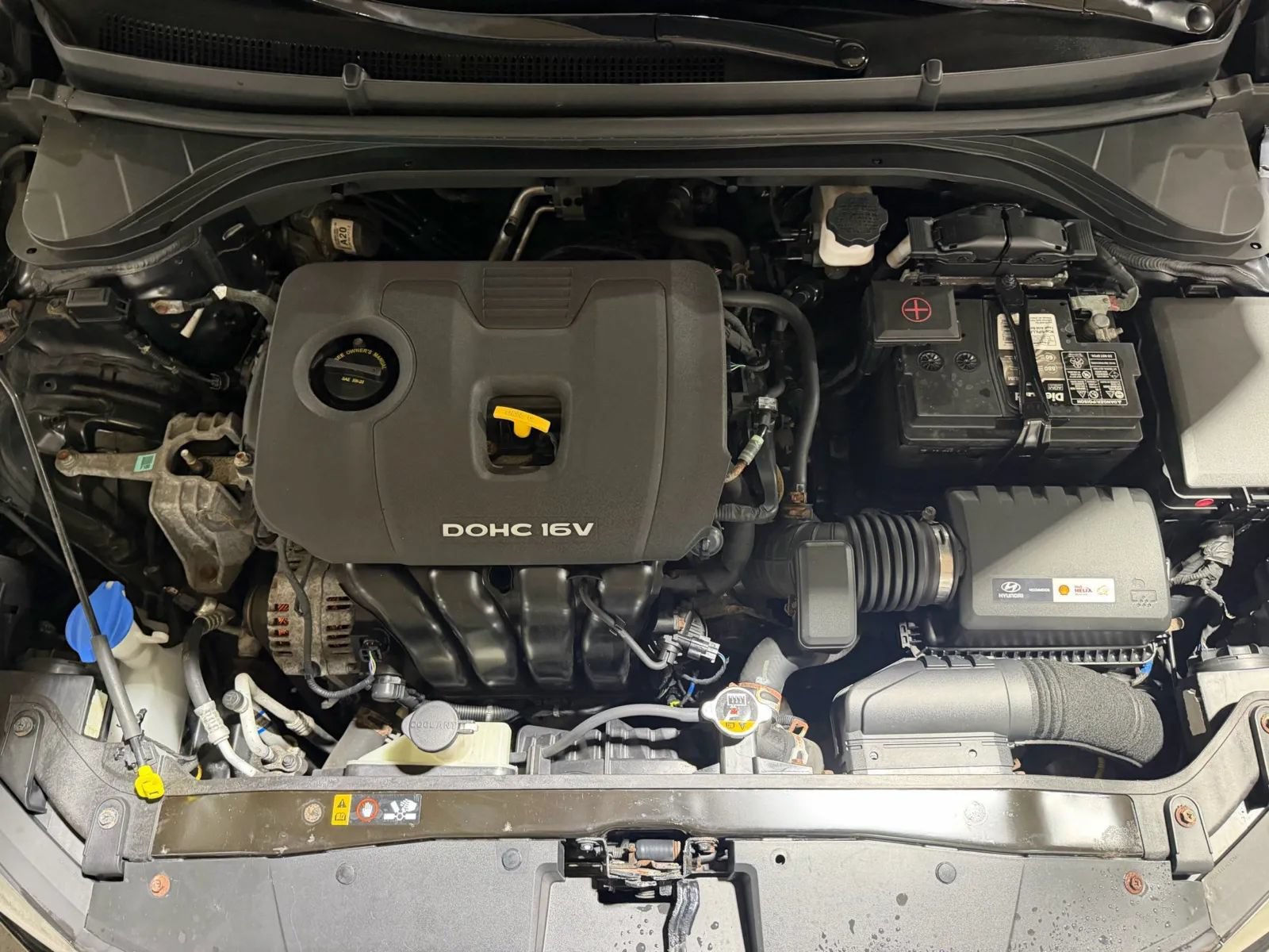 Used 2017 Hyundai Elantra Limited w/ Limited Tech Package 04 FWD image 19