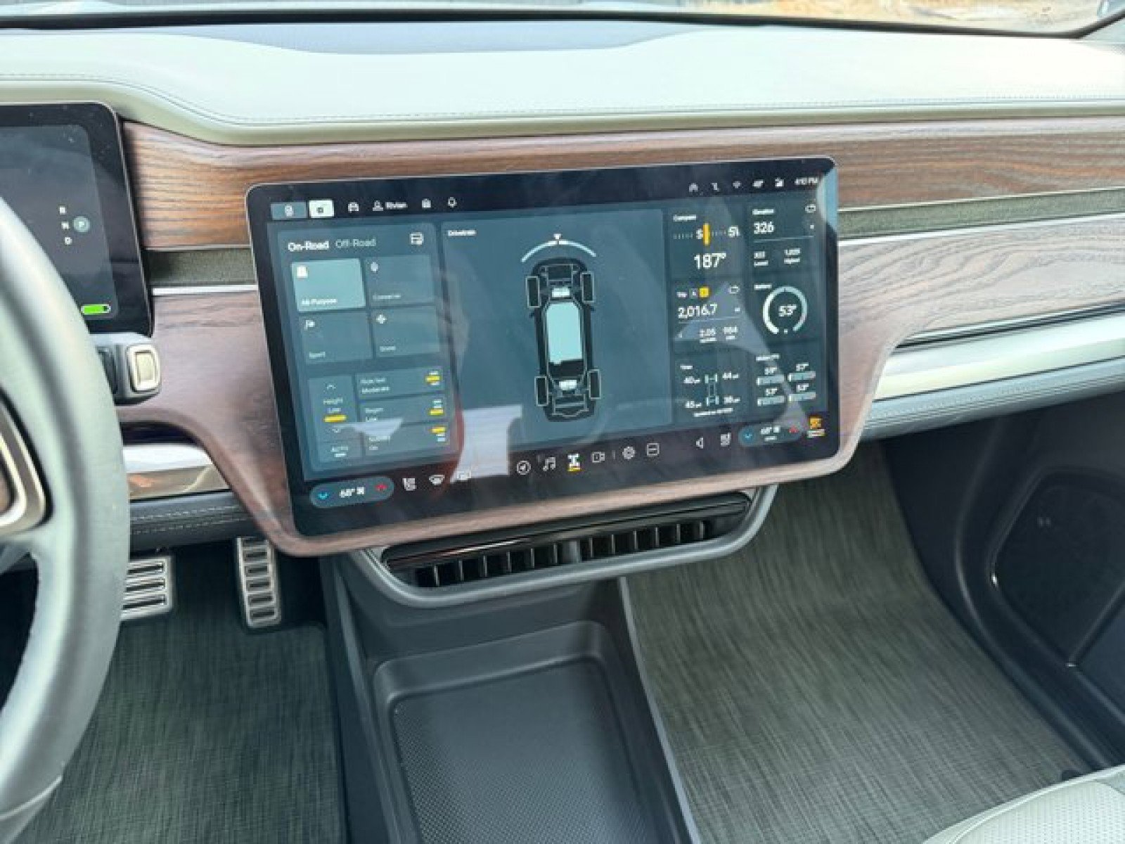 Used 2023 Rivian R1T Adventure image 15