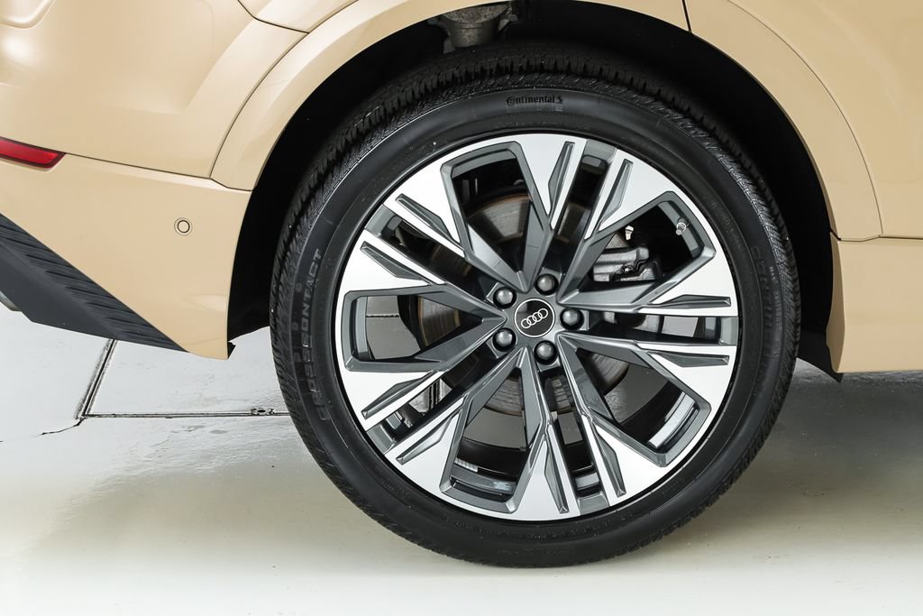 Used 2025 Audi Q8 Premium Plus AWD/4WD image 26