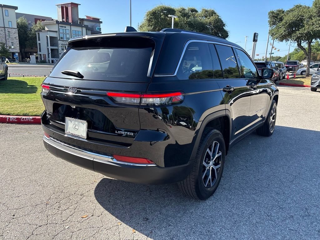 Used 2023 Jeep Grand Cherokee Limited w/ Luxury Tech Group II AWD/4WD image 5