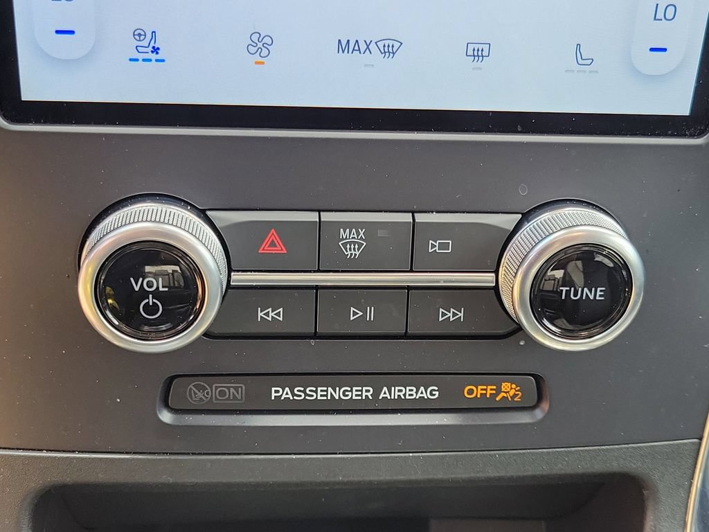 Used 2024 Ford Edge Titanium w/ Equipment Group 301A AWD/4WD image 30