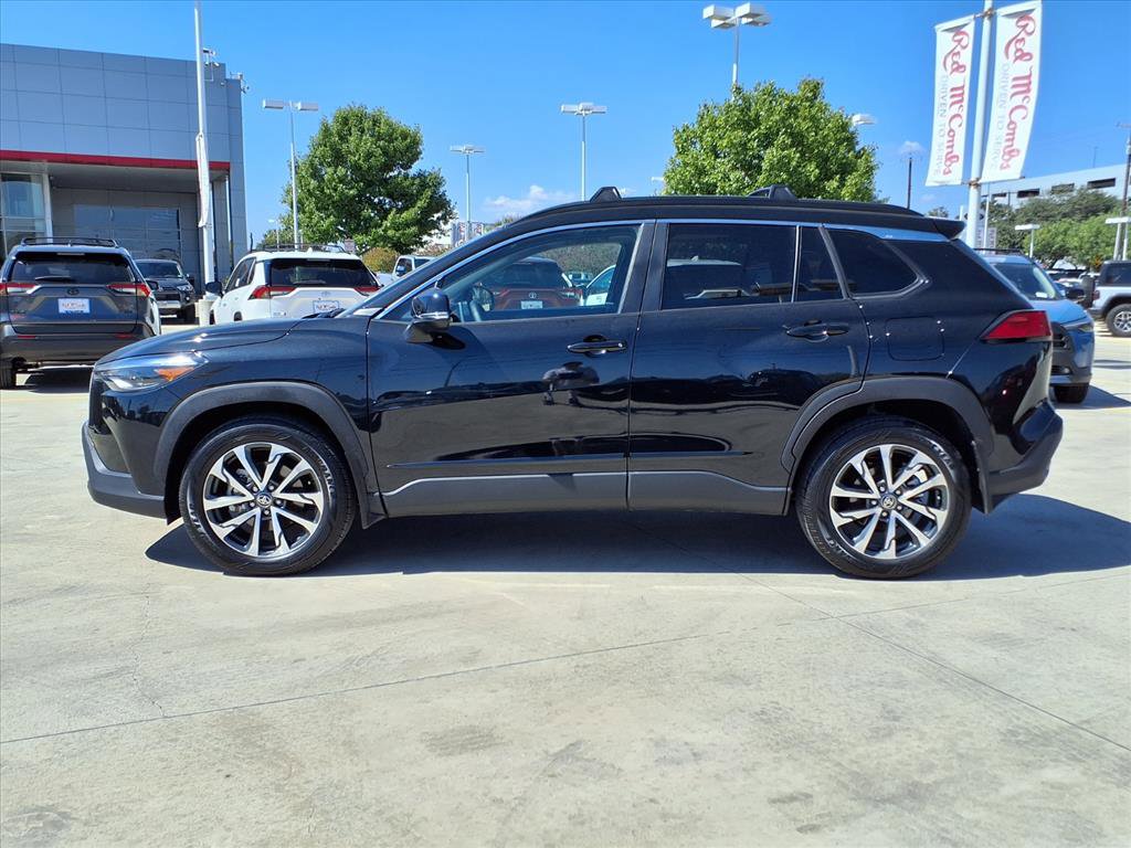 Certified 2025 Toyota Corolla Cross XLE image 8