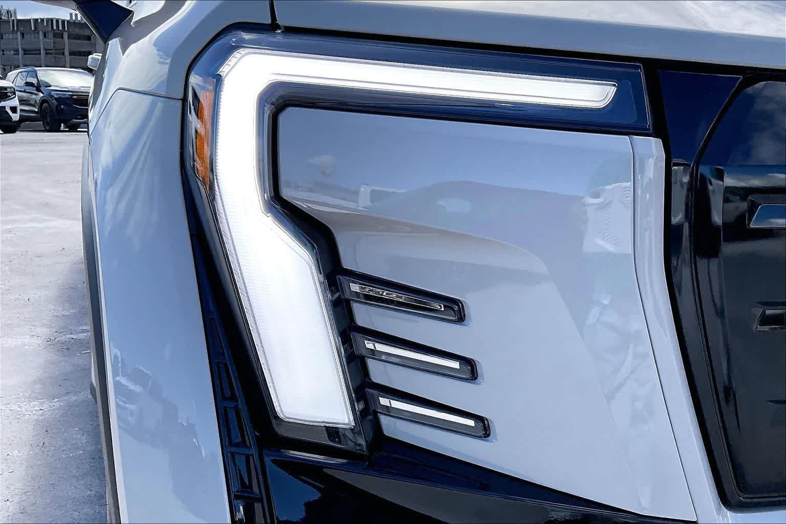 Used 2026 GMC Sierra EV Elevation AWD/4WD image 31