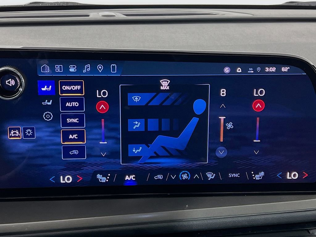 New 2026 Chevrolet Traverse LT w/ LPO, Floor Liner Package image 16